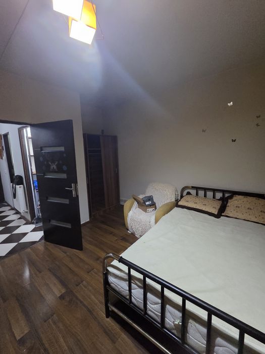 Proprietar închiriez apartament cu o cameră în zona Lipovei