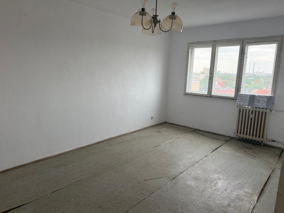 Proprietar -Apartament 3 camere decomandat  Zona Vlaicu , central