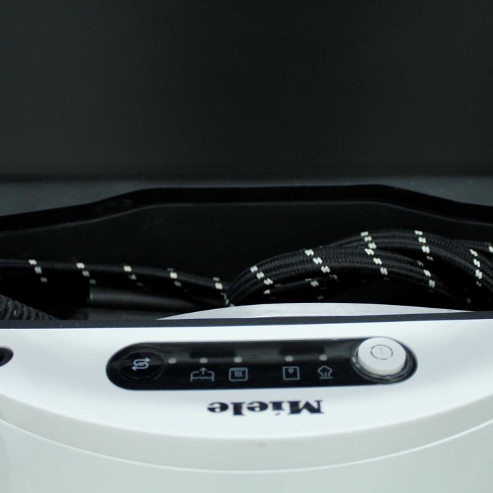 Statie de calcat Miele B 2312 Fashion Master, Sistem Premium: alb/antracit