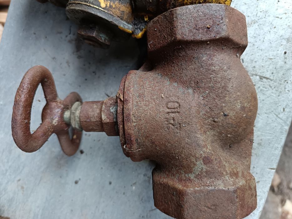 Robinet și diferite piese