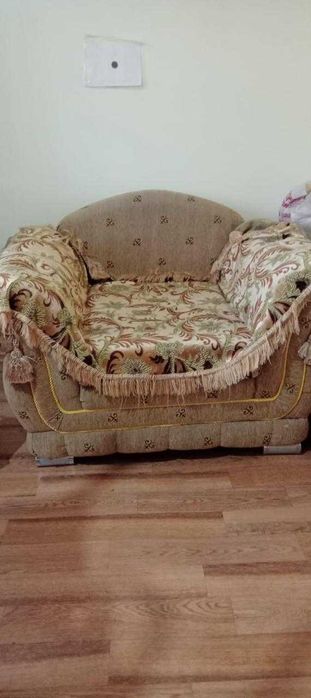 Подам диван + мини диван + кресло+ 6 подушек