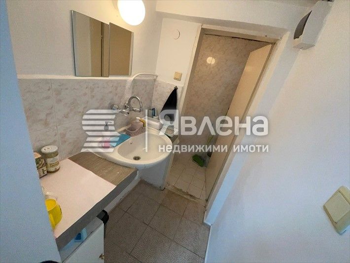 Дава се под наем Магазин в Бургас, Център - 24 кв.м за 128 € - Снимка #3