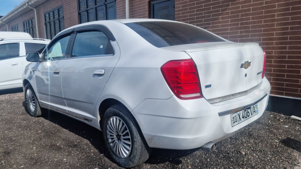 Шеврале Кобальт 2015 год