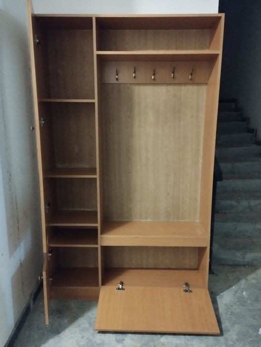 Продам шкаф в прихожую