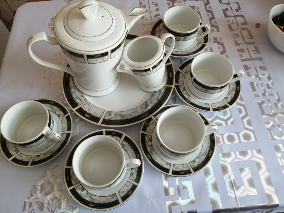 Продам Сервиз чайный