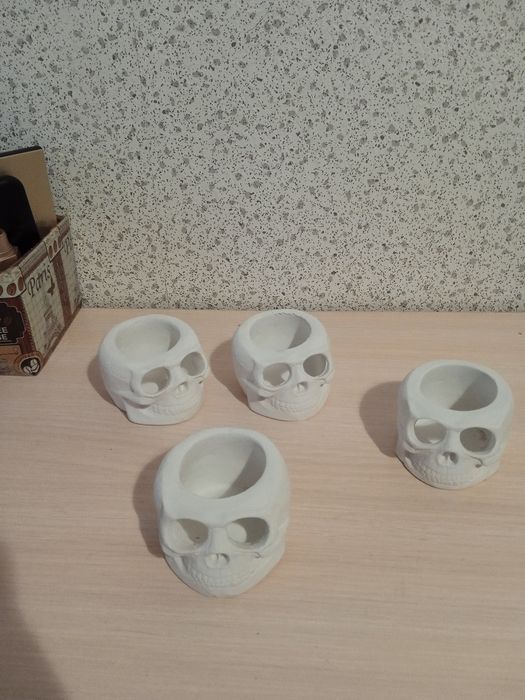 Подсвечники гипсовые "Череп"