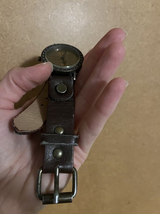 Дамски часовник с дизайн на Айфеловата кула