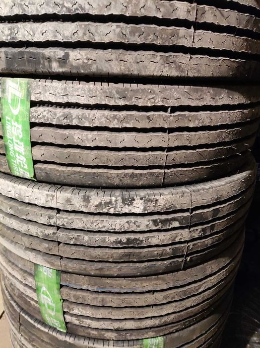 Шины для мини екскаватор 12-16.5 в ассортименте