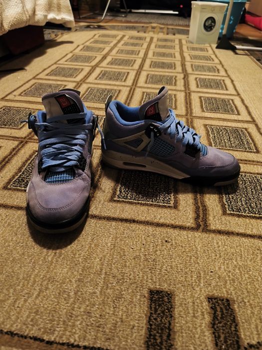 Jordan 4 University Blue
