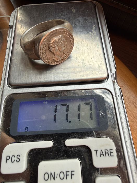 Inel vechi in stare foarte buna