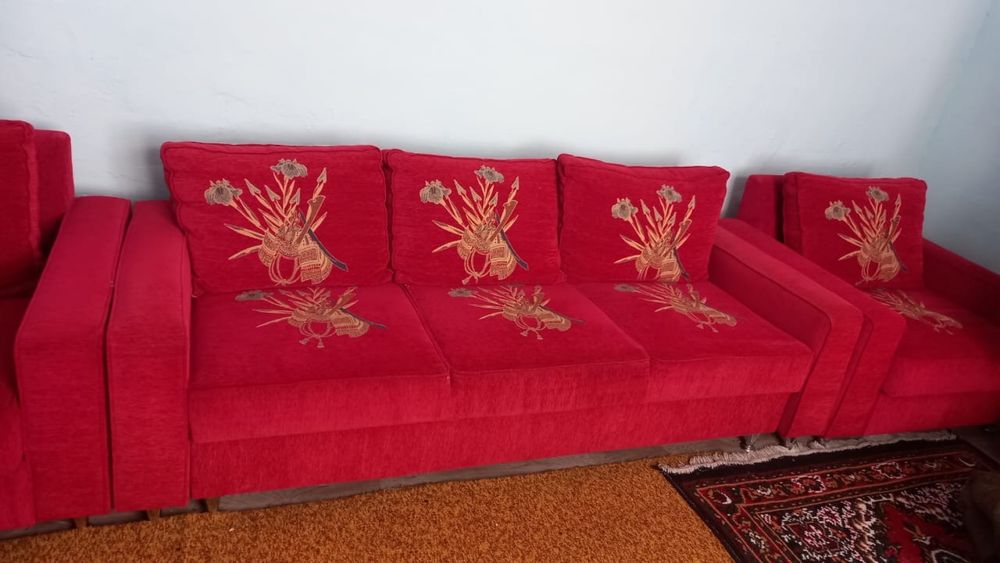 Мягкий мебель