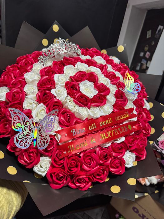 Realizez buchete și aranjamente din trandafiri de săpun