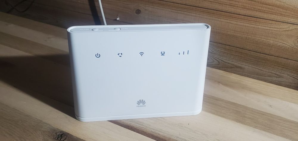 Router Huawei Deblocat, orice retea B311-221 WiFi LAN 4G LTE