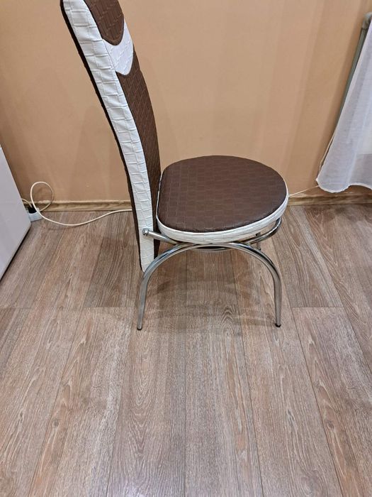 //////Стол///////