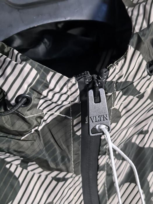 Valentino ветровка високо качество