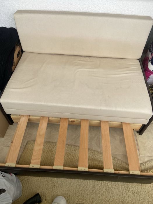 Продава се диван