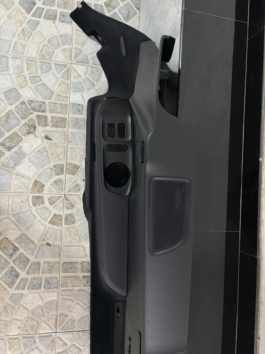 Mercedes Benz GLS Обшивка багажника (боковая панель багажного отсека)