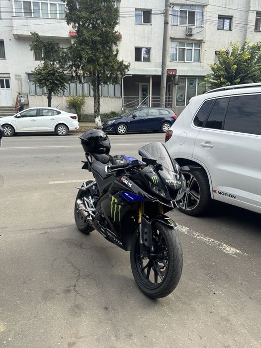 Yamaha yzf r125 monster