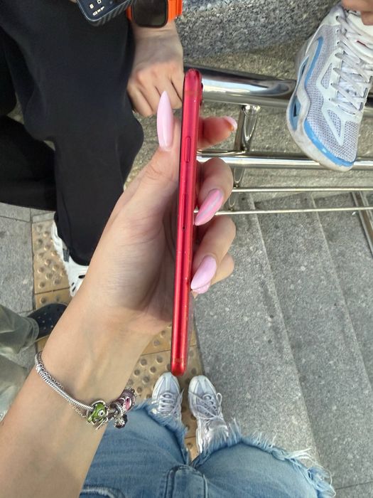 iphone se 2 поколения