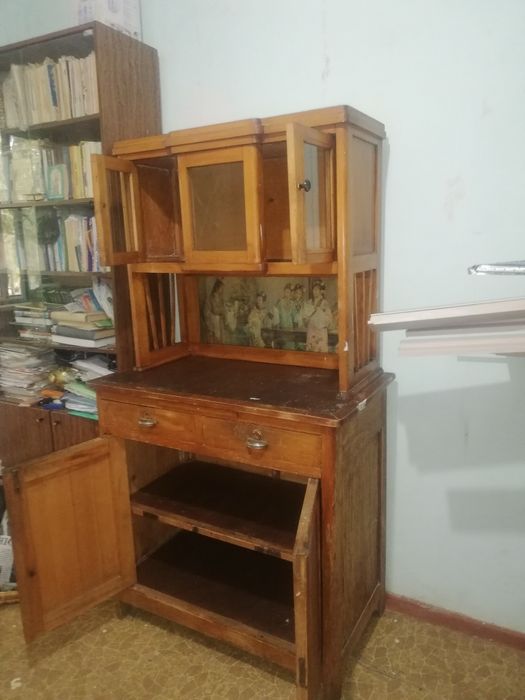 Продается антикварный буфет 40х годов, из красного ореха