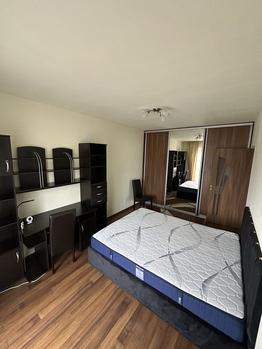 Apartament 2 camere + parcare spre inchiriere