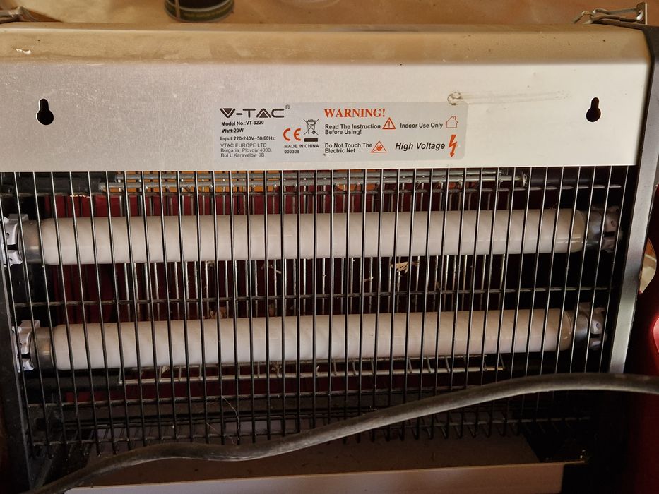 Ултравиолетови лампи против насекоми