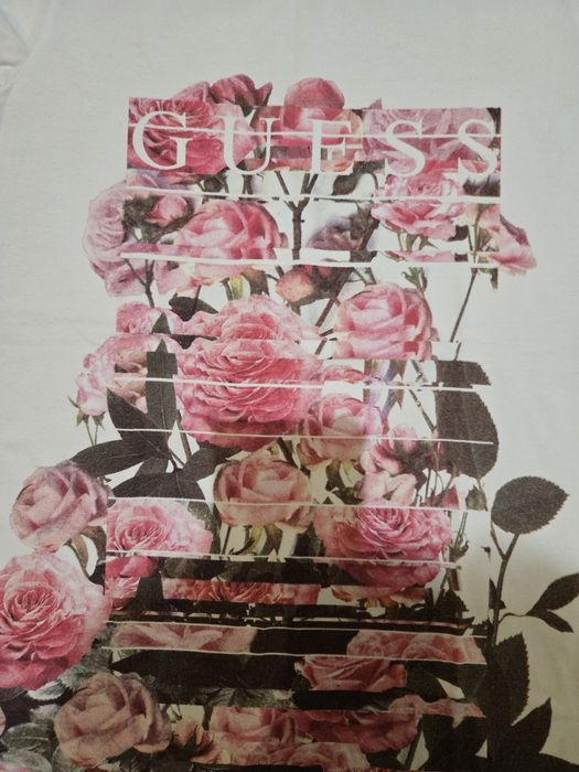 Guess! Оригинална дамска тениска!