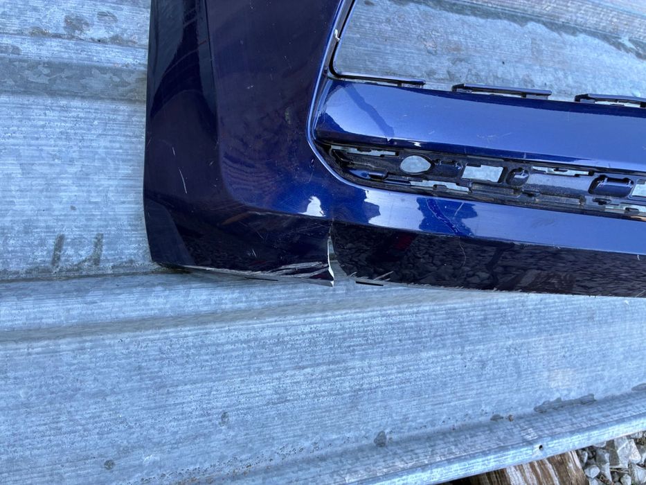 Предна броня Vw Touran. Тоуран. 15-20г. 5TA807221A-L. Оригинална.