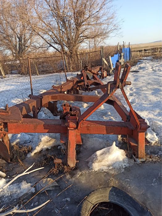 Плуг К700 8 корпус