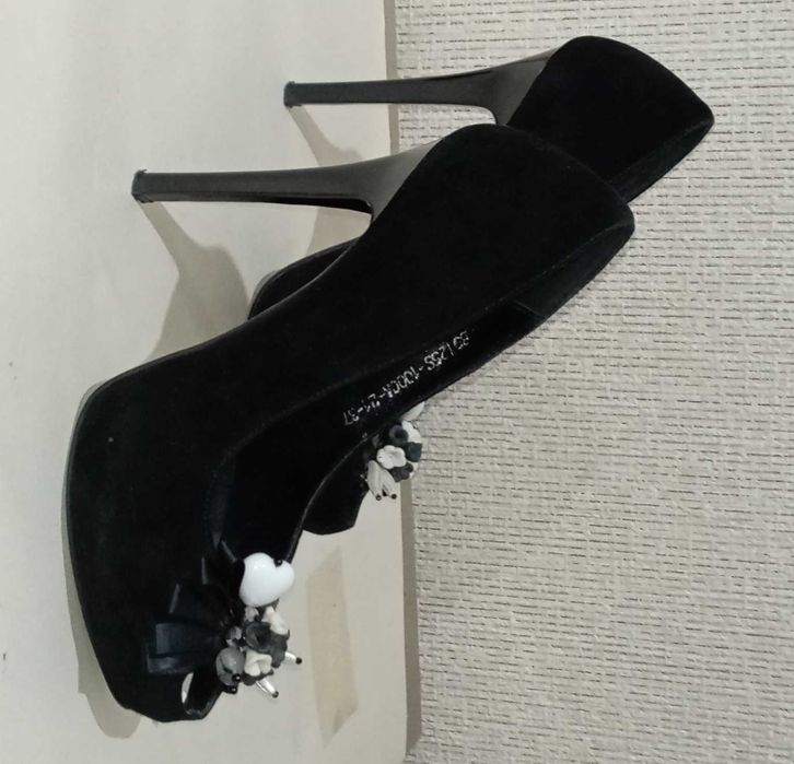 Женский бренд обув замшевый "BASCONI", размер 37