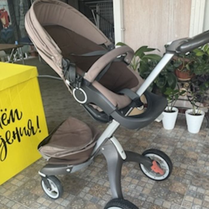 Продам детскую коляску Stokke