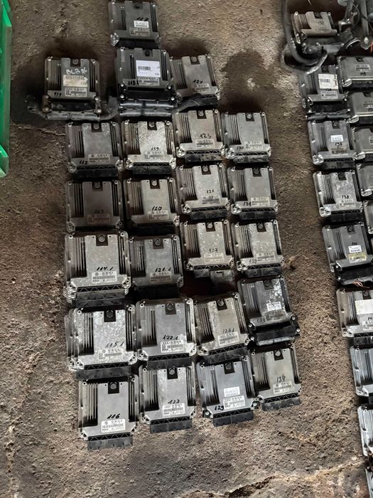 Компютър еку ecu електронен блок двигател Ауди А4 Б7 2.0тди 140кс BLB