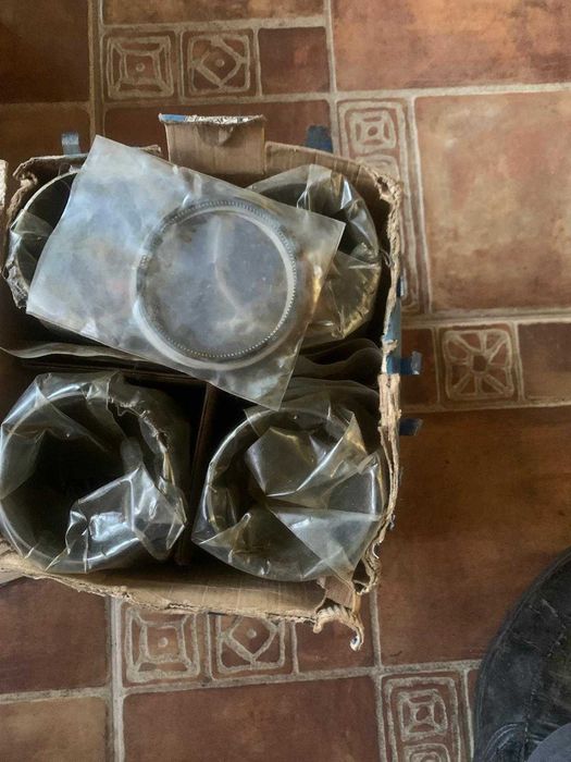 Set Pistoane ,segmenti  Dacia 1300