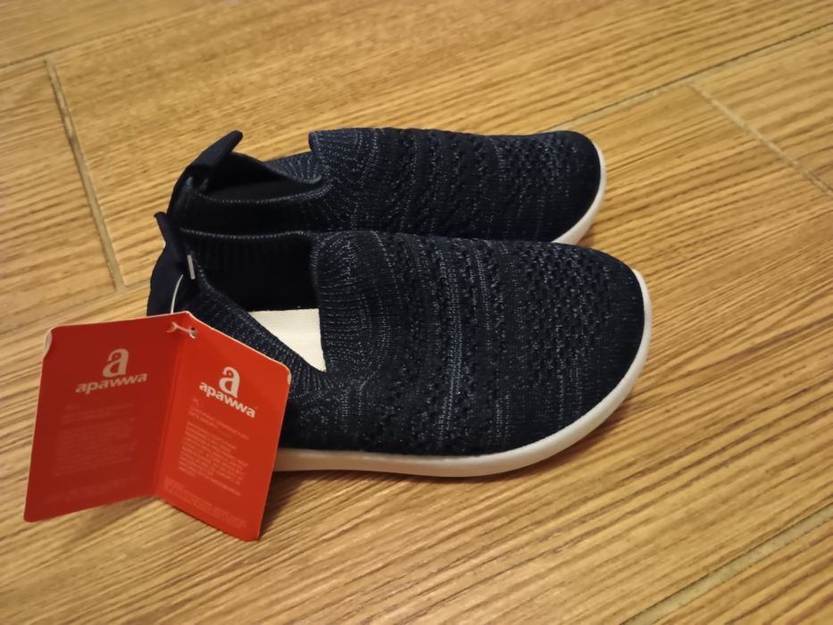 Vând lot papuci mărimea 24 NOI