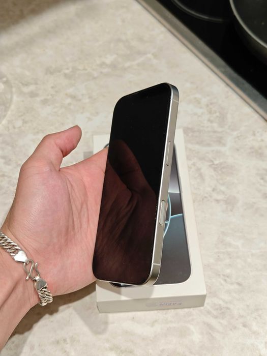 iPhone 16 Pro 128GB White, АКБ 93%, Идеал