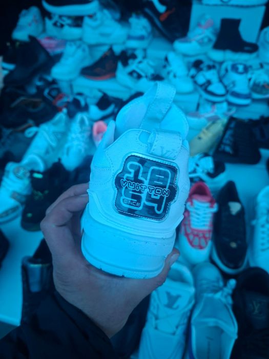 Lv skate negru și alb full calitate superioara deschidere colet