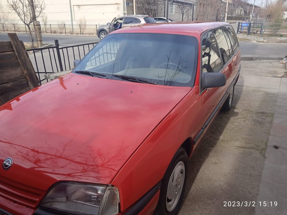 Opel Amega A sotiladi
