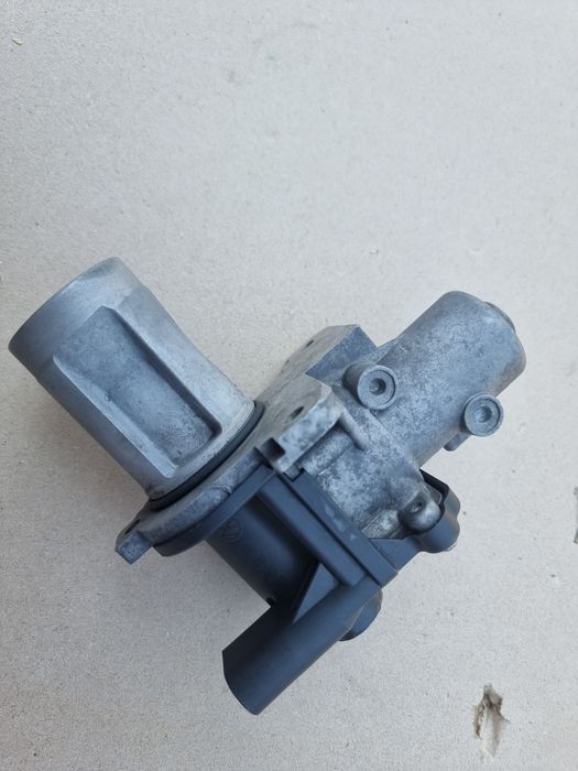 Supapa EGR 038131501AD OE Audi A4 B7 BPW BRB BKE Skoda Passat B6 BGW BHE  Pierburg 7.00365.06.0
Coduri echivalente: 038 131 501 AD