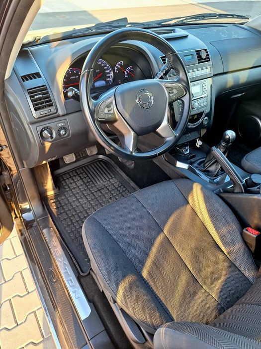 Vând SsangYong Rexton W 4x4 cu 7 locuri din 2016 ca NOU!