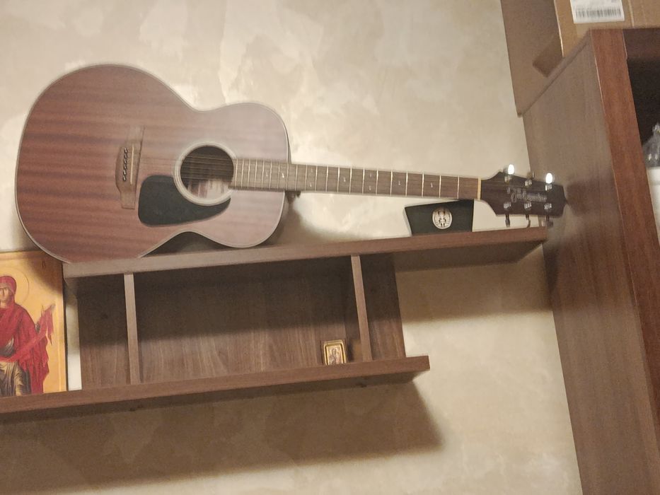 Chitara acustica takamine