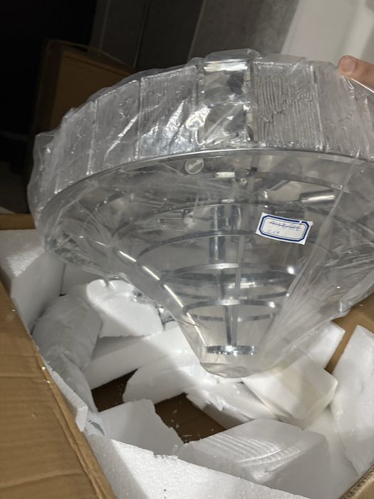 Новая Люстра срочно