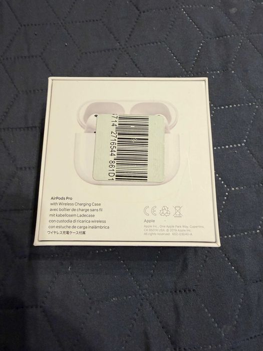 Apple AirPods Pro — отлично състояние, оригинал + заряден кейс