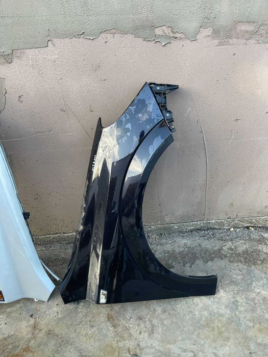 Aripă față stânga / dreapta Opel Astra H 2004–2010–culori gri și negru