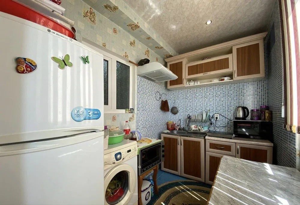 Срочно Продаётся Яккасарай ШРуставели 1в2/4/9 с мебелью ремонт средний