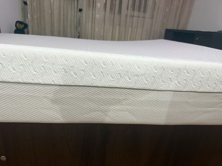 Saltea 160x200 jysc NOUA cu spuma cu memorie