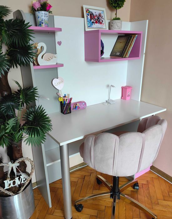 Детско бюро за момиче