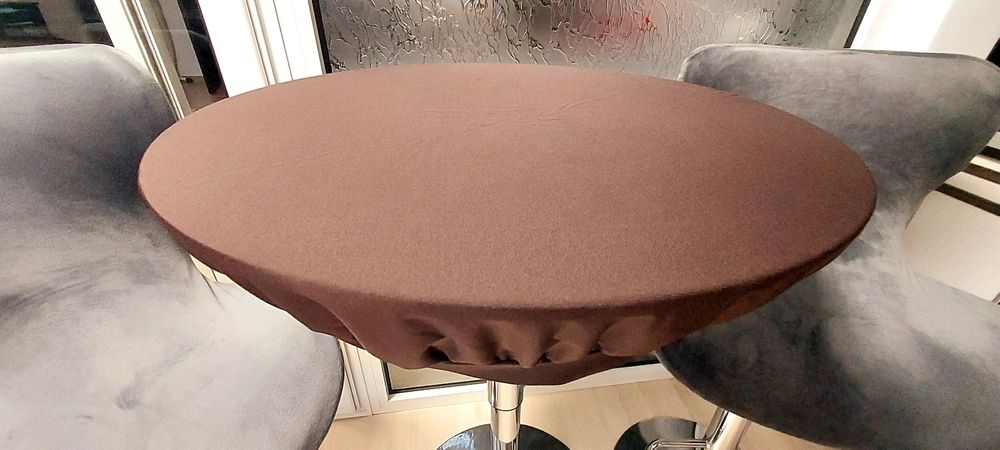 Fețe rotunde elastice pentru masă, tăvi ratan și șervete