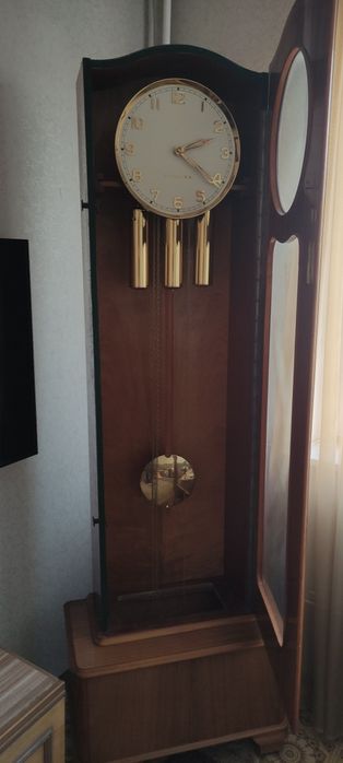 Продам часы напольные