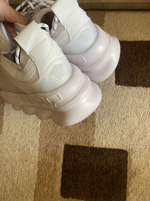 Versace chain reaction full white ,42, 43