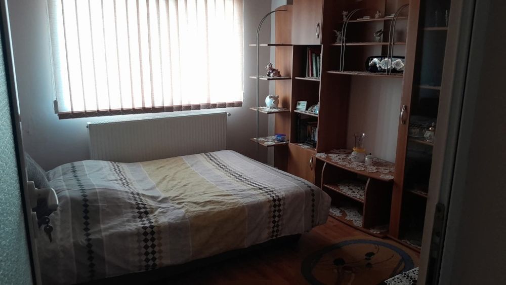 Apartament 2 camere Ineu centru etaj 4